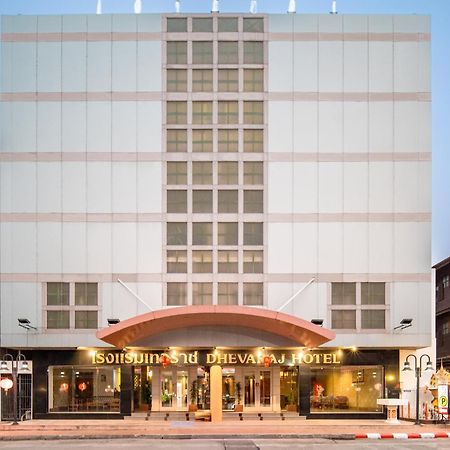 Dhevaraj Hotel Nan Exteriör bild